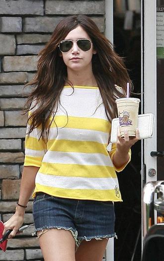 ashley-tisdale-caffe-e-lavoro_01 - ASHLEY TISDALE
