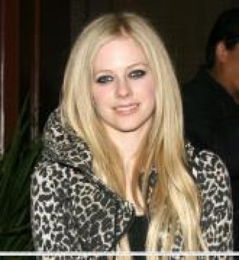 UTPIXENLUHRQNHXZUWK - alte poze cu avril lavigne