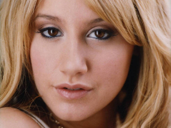 28 - poze ashley tisdale