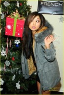 AQXRZKGXFKQZSZWSBRY - BRENDA SONG