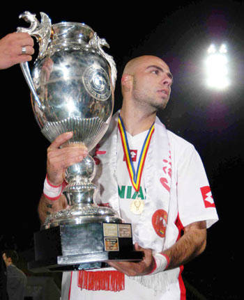 2003_06_3_17_36_53_cupa-2-giani_[1]