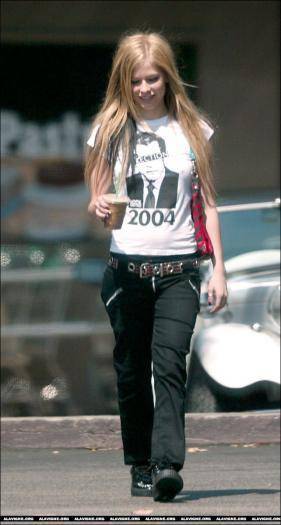 HWUSDMXBGCUMVEGSWCV - AVRIL LAVIGNE