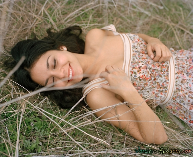 009wb8 - Vanessa Hudgens Sedinta foto