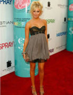 2007 - ASHLEY TISDALE-STILUL DIN FIECARE AN