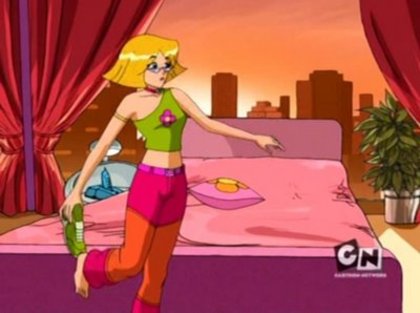 2 - Clover din Totally Spies