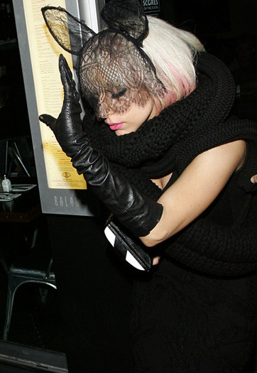 Gaga+Camera+Shy+8CDlSZHZl[1]