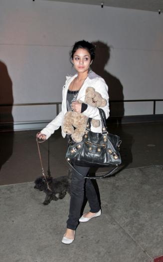 vanessa-hudgens-lax-2148-1