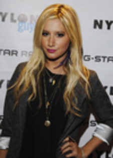 thumb_003 - ASHLEY TISDALE  5 NOIEMBRIE 2009