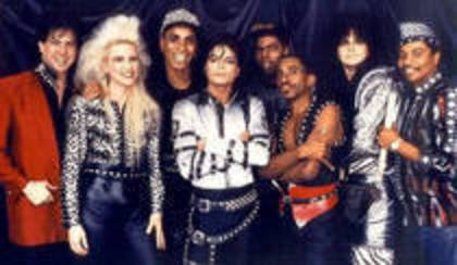 EARKXZMJKXESNOVVEAA - michael jackson