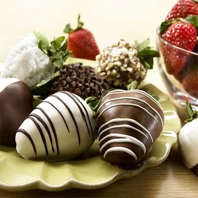 0a-900-chocolate_dipped_strawberry - Chocolate