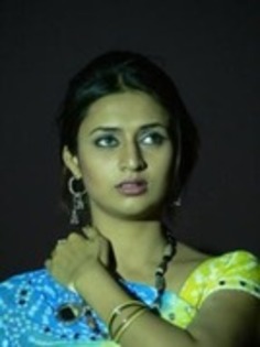 Vidya - Divyanka Tripathi