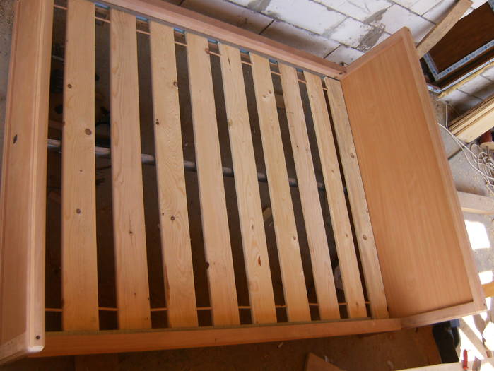 HPIM2535 - mobiler din lemn masiv pat matrimonial