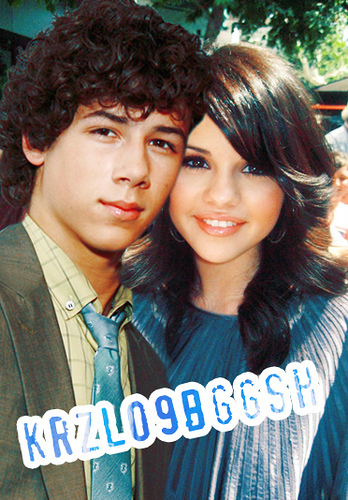 Nelena-3-selena-gomez-8193184-348-500