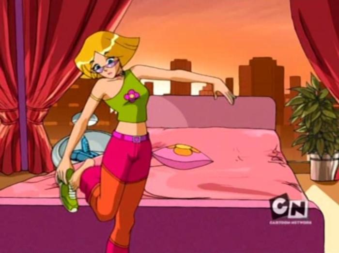 1 - Clover din Totally Spies