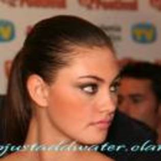 812487404 - phoebe tonkin