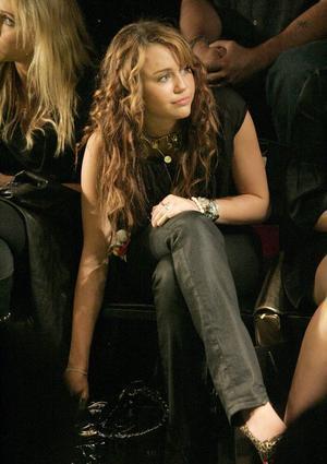 miley_cyrus_2125748