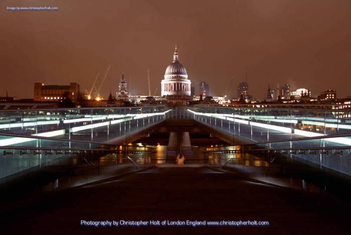 wallpaper_millenium_bridge_night_01 - poze orase