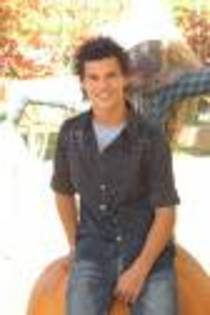 images - Taylor Lautner