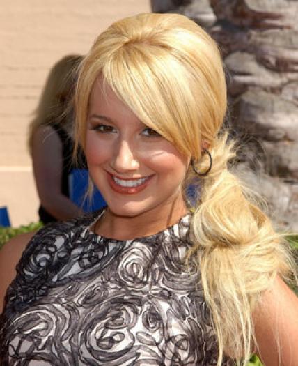 hot-list-ashley-tisdale-1[1]