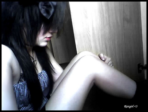 (8) - Emo Girl