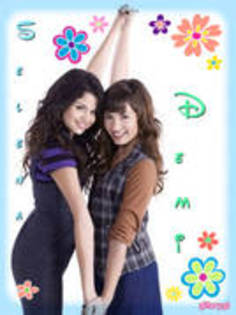 HYIYAMBHWHVVCEMLAXH[1] - poze selena gomez feat demi lovato