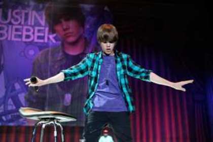  - Justin Bieber in timpul concertelor