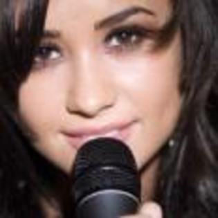 Demi_Lovato_1254689000_0[1] - DEMI LOVATO