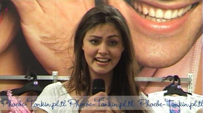 CRWZBMSOCFBJYWXEMUW - phoebe tonkin-cleo h2o