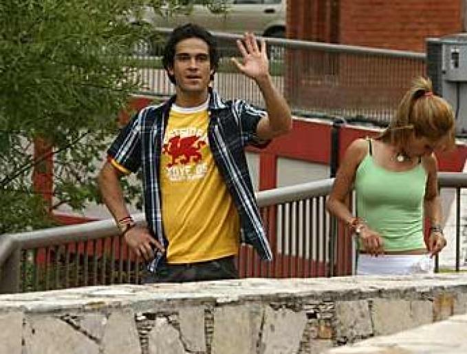 caminandoenmonterreyconanahien - mia y miguel rebelde