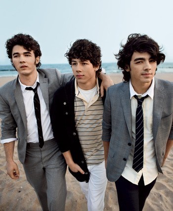 jonas-brothers-and-russell-brand - Jonas Brothers
