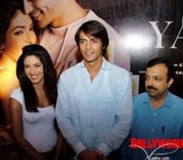 Priyanca,Arjun si unul din echipa tehnica