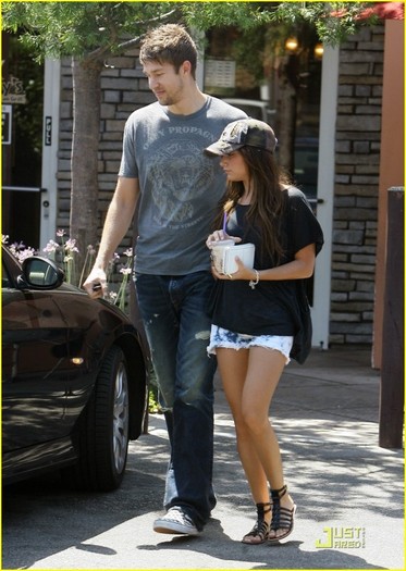 fxfakk - Ashley Tisdale and Scott Speer Coffee Bean Couple