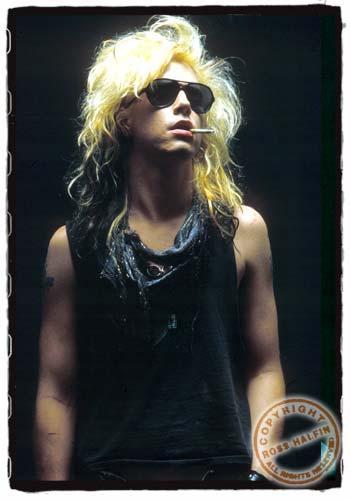 Duff45[1] - Duff McKagan