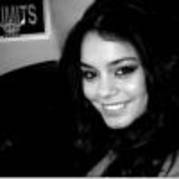 5EWMcI666299-01 - vanessa hudgens