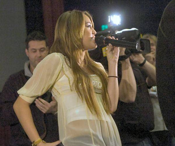 2dka5nd - miley cyrus la premiera fimului hannah montanna the movie