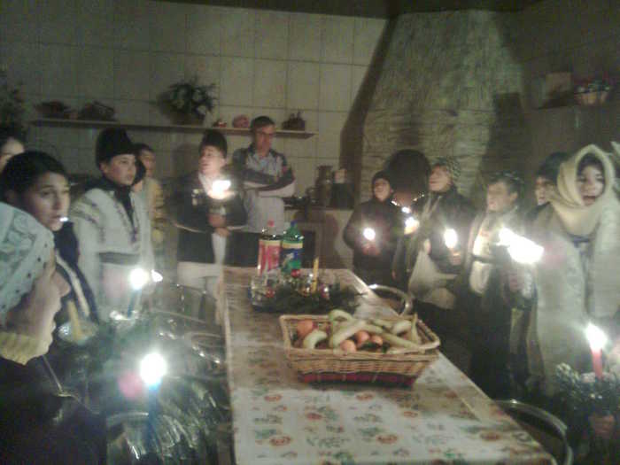 Imagine1175; Cantam colinde
