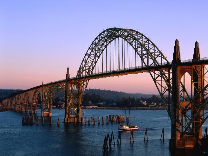 Yaquina Bay Bridge, Newport, Oregon - peisaje