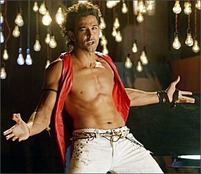 hrithik_roshan (21); Actor indian ce a devenit peste noapte un super star, din cauza filmului de succes "Kaho Naa... Pyaa
