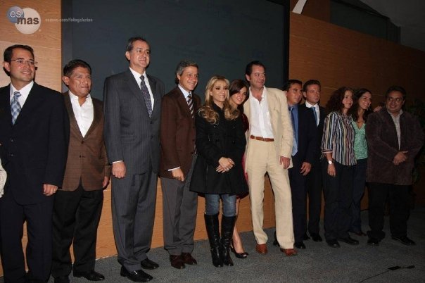 7821_133886729134_99911979134_2659312_1812651_n - Maite Peroni-pics NEW