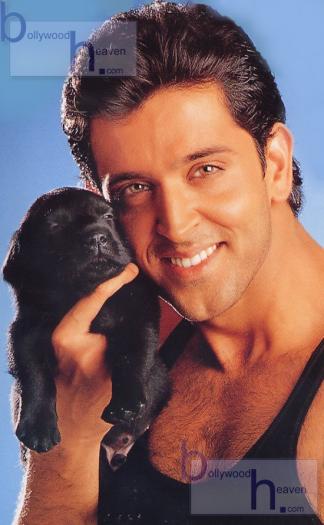 hrithik_roshan (36); Actor indian ce a devenit peste noapte un super star, din cauza filmului de succes "Kaho Naa... Pyaa
