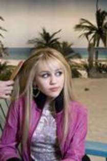 GRFBGJCDGPDSQYUCDLQ - Hannah Montana poze rare