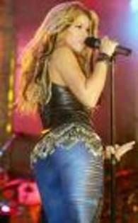 imagesCA4AY90K - Shakira