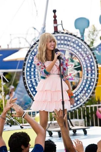 r-still-25 - hannah montana