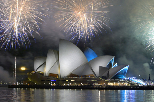 opera_house_fireworks_sydney_nsw_australia_photo_robert_wallace - Sydney