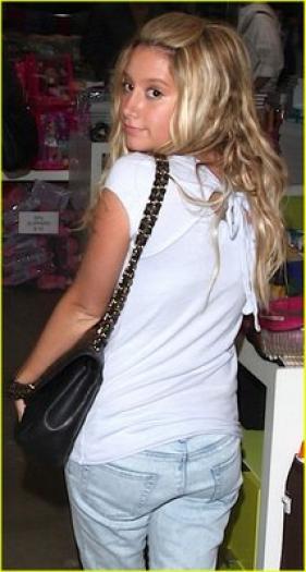 My blondine - Ashley tisdale