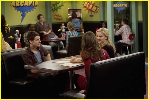 sonny-chance-of-dating-11