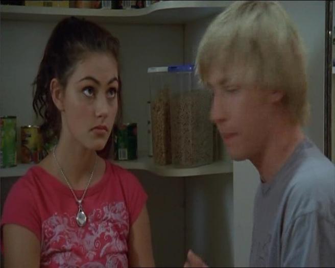 Cleo-h2o-just-add-water-2310753-720-576