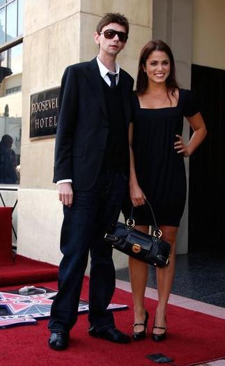 Nikki_Reed_1250879518_2 - Nikki Reed