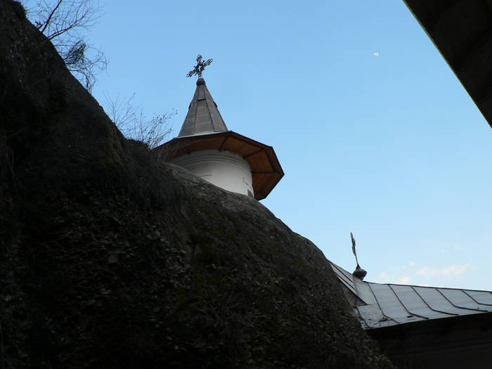 P1040463 - 2009 aprilie manastirile  cetatuia-namaesti-corbi