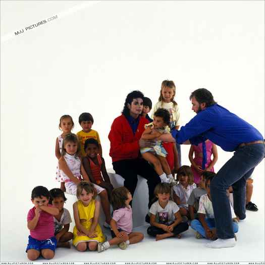 MJ-with-Kids-michael-jackson-7589543-1200-1200 - Michael Joseph Jackson